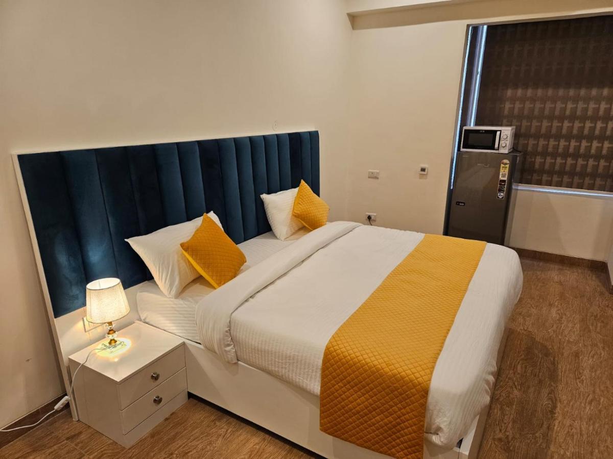 Amahi Inn Γκουργκάον Εξωτερικό φωτογραφία