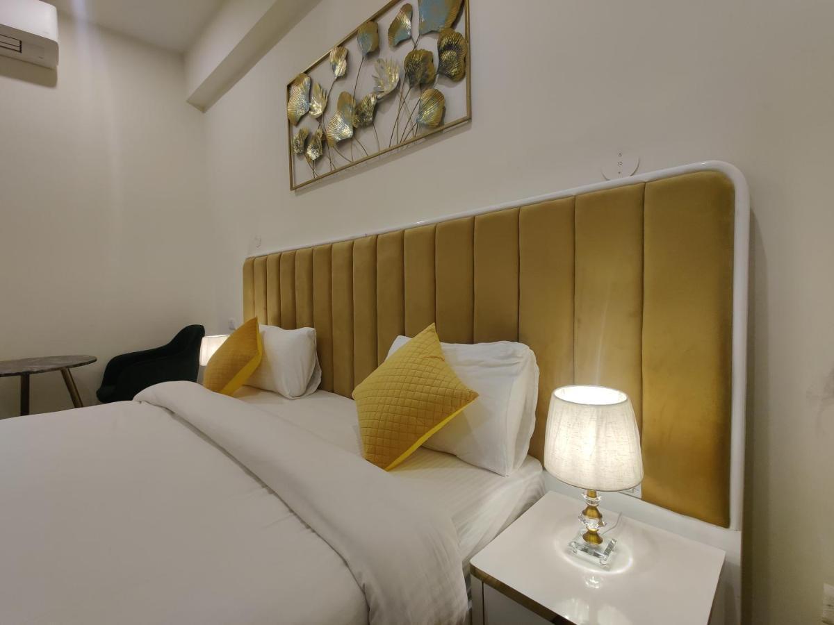 Amahi Inn Γκουργκάον Εξωτερικό φωτογραφία