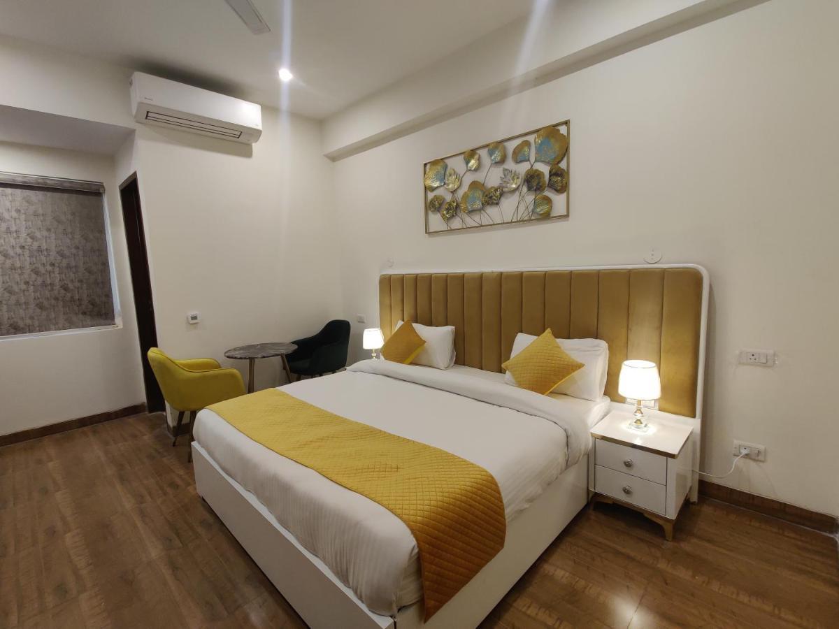 Amahi Inn Γκουργκάον Εξωτερικό φωτογραφία