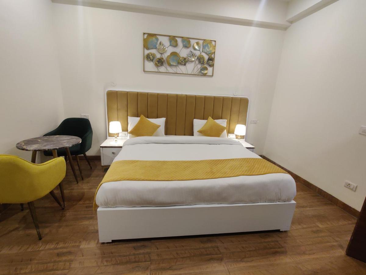 Amahi Inn Γκουργκάον Εξωτερικό φωτογραφία