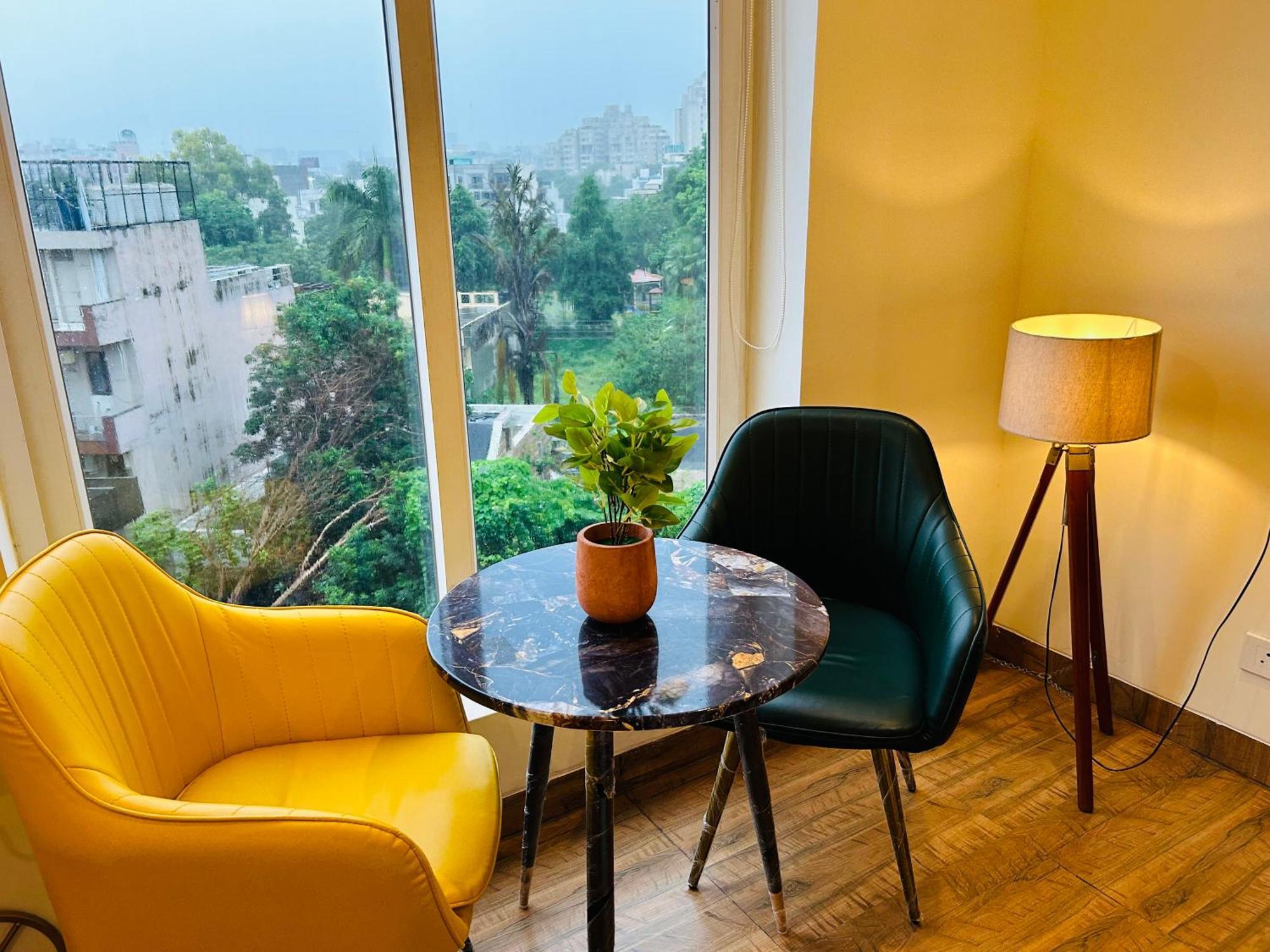 Amahi Inn Γκουργκάον Εξωτερικό φωτογραφία