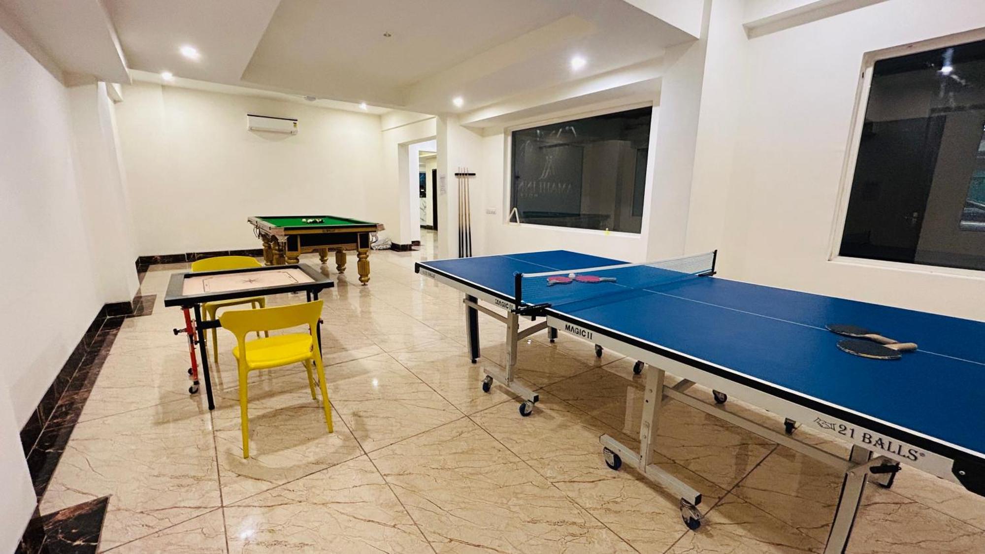 Amahi Inn Γκουργκάον Εξωτερικό φωτογραφία