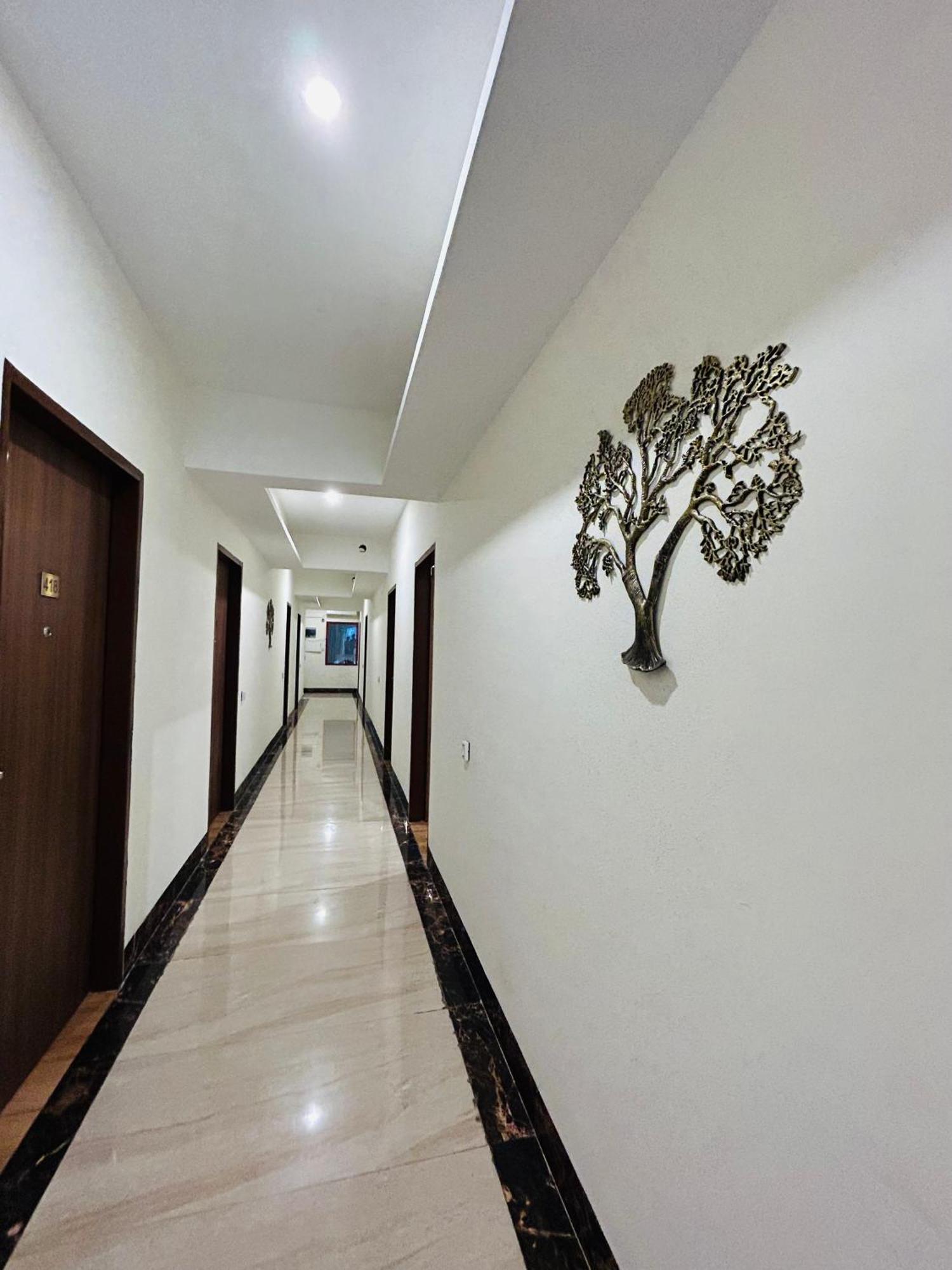 Amahi Inn Γκουργκάον Εξωτερικό φωτογραφία